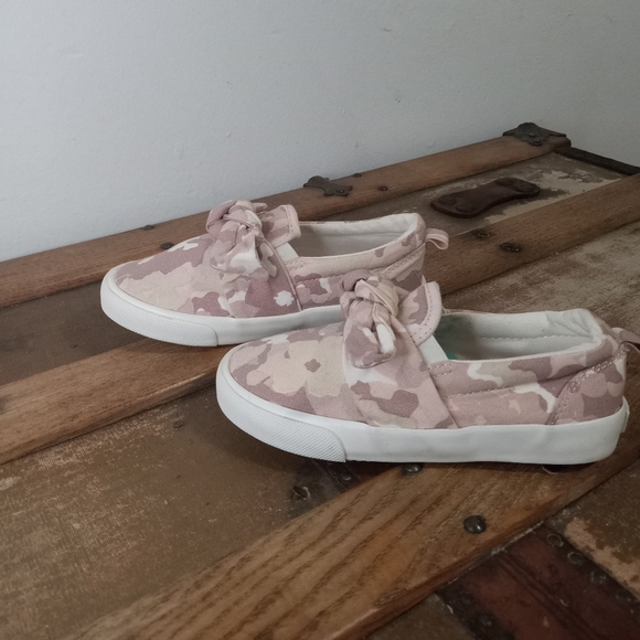 Girls pink Camo Slip on sneakers - Picture 3 of 5